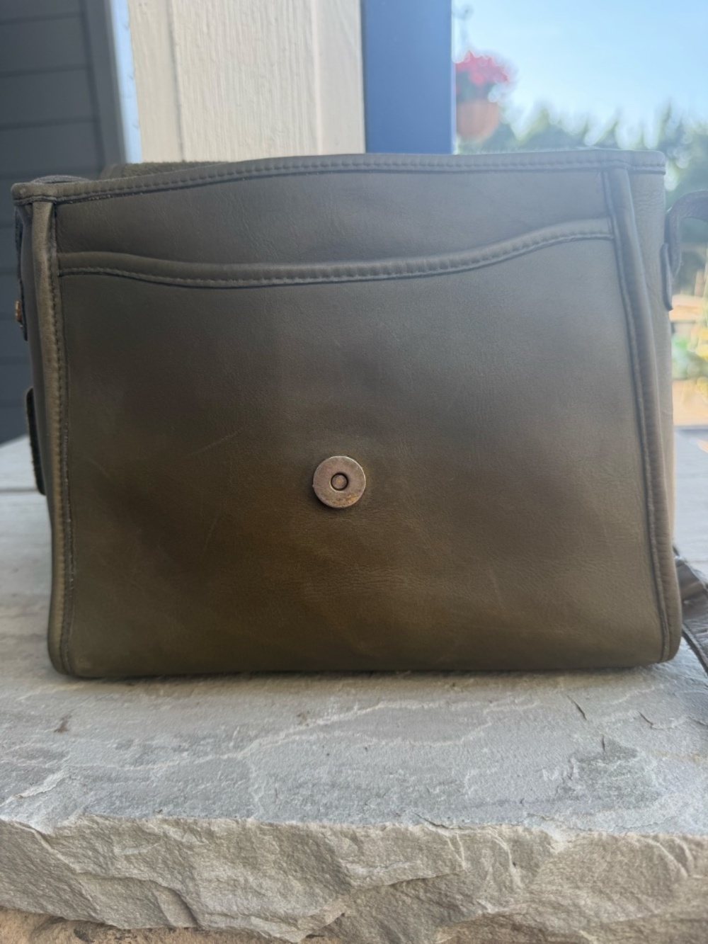Share Vintage Coach USA Putty Olive Leather Crossbody Bag 1970s 80s - Picture 8 of 12